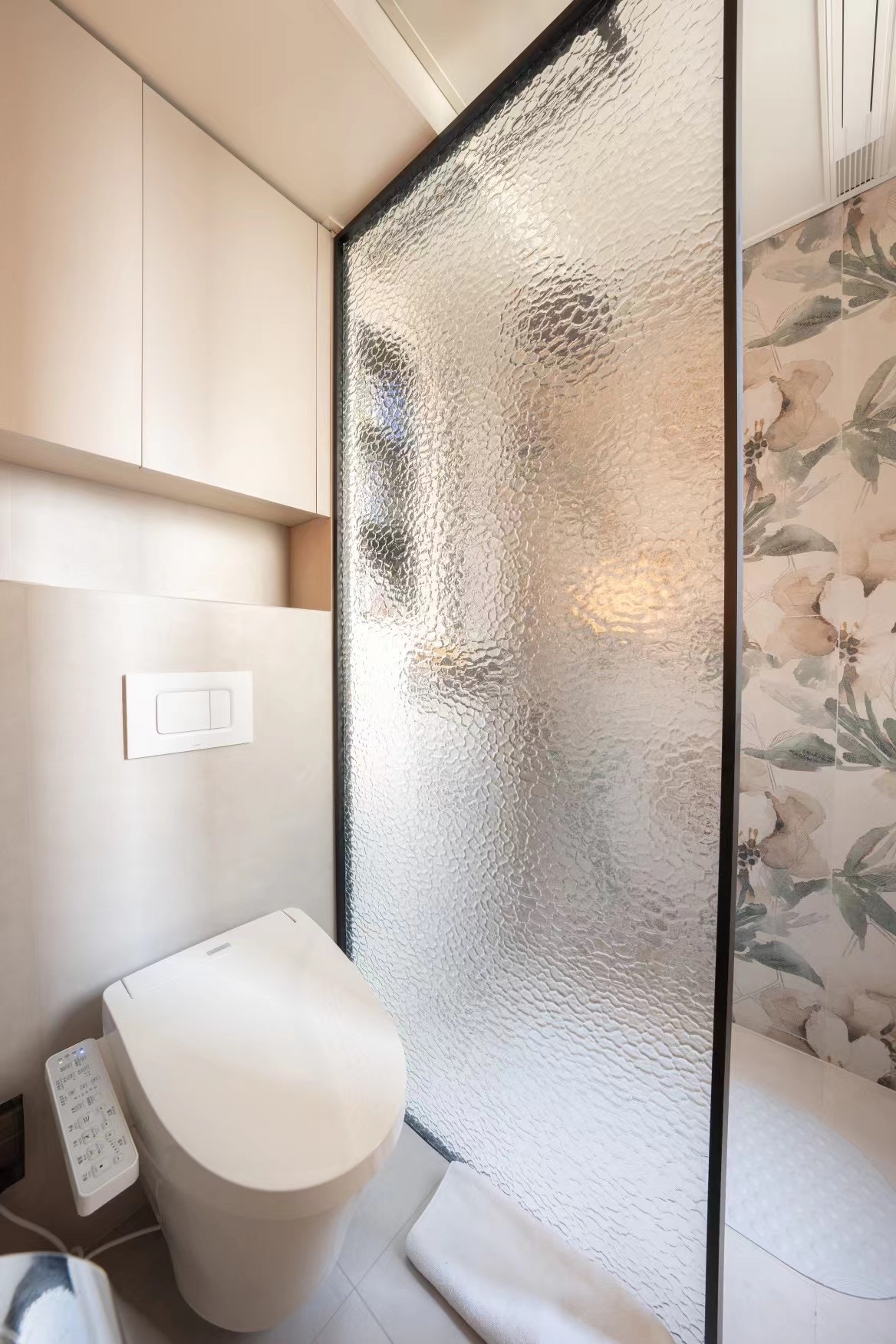 磨砂膜效果图：提升隐私与空间质感的最佳选择