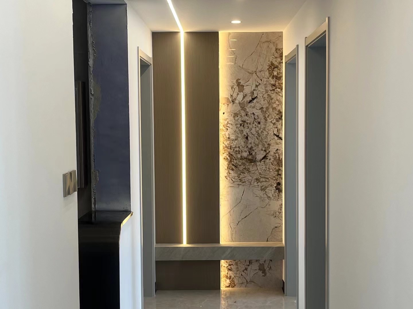 金色软膜灯箱效果图解析与应用方案