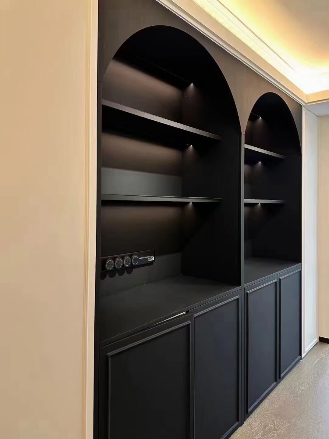 鞋柜设计图：打造实用与美观兼备的玄关收纳空间