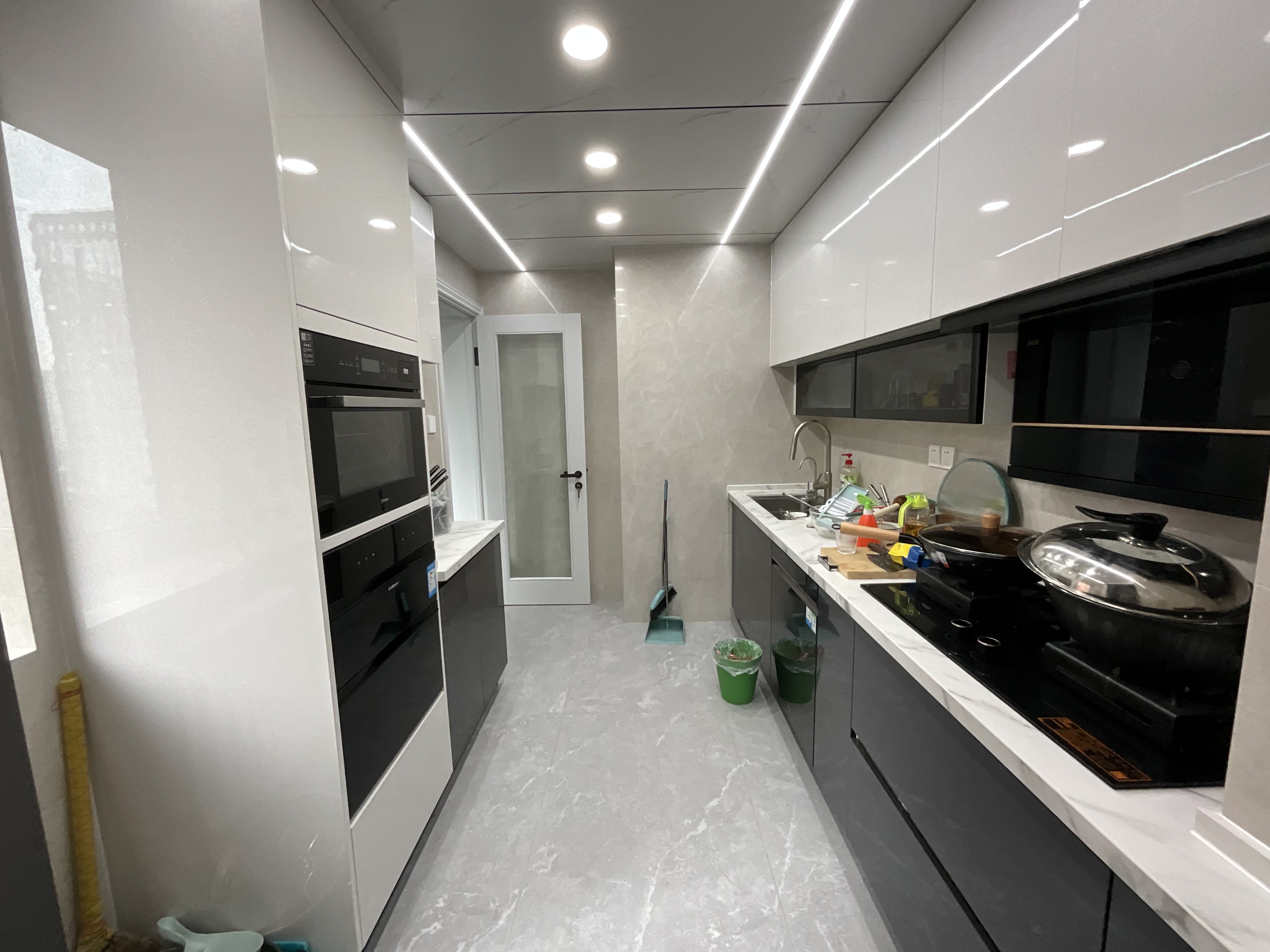 快餐车改装效果图：打造流动餐饮的创意空间